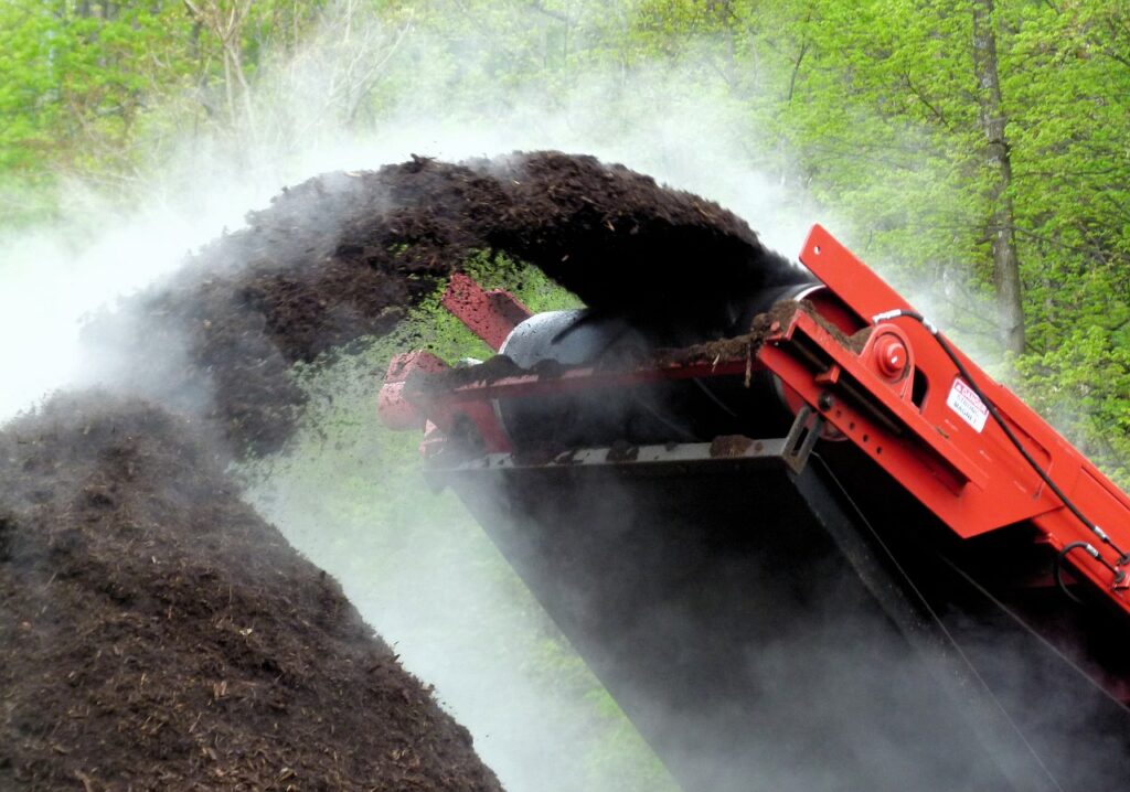 compost grinder, compost, chipper-3389079.jpg